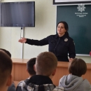 Шкільні офіцери поліції продовжують розповідати дітям про булінг та відповідальність за вчинення правопорушень