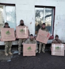 Приютівська громада передала Захисникам десять панельних обігрівачів