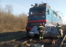 Загиблий водій у понівеченому авто