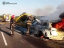 Вогнеборці двічі гасили пожежі автомобілів  та тричі гасили пожежі у приватному житловому секторі