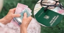 Кому з українців доплатять по 1 297 гривень до основної пенсії у вересні